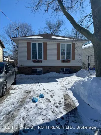 291 James Street E, Orillia, ON L3V 1M3