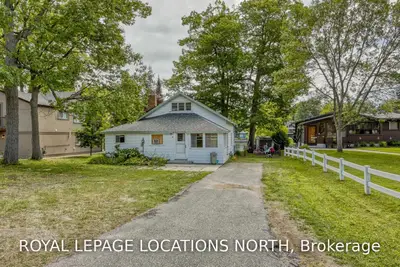 35 Old Mosley Street, Wasaga Beach, On L9z 2j8