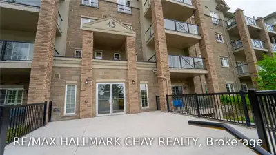 45 FERNDALE Drive S 311, Barrie, ON L4N 5W7