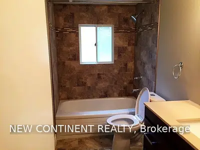 22 Riverwood Court, Barrie, ON L4N 5Y5