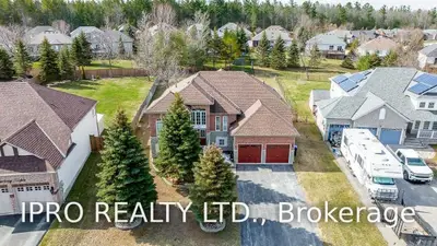 12 CRANBERRY Heights, Wasaga Beach, ON L9Z 1M9