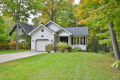 14 JURY Drive, Penetanguishene, ON L9M 1G1