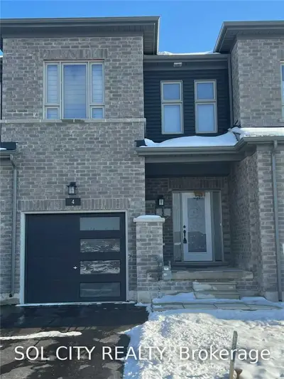 4 South Park Lane, Barrie, ON L9J 0M8