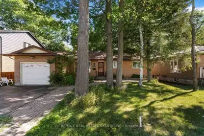 265 Anne Street N Upper, Barrie, ON L4N 4Y1