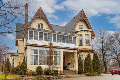 101 CLAPPERTON Street 7, Barrie, ON L4M 3G1