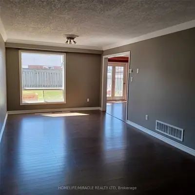 18 Basswood Drive, Barrie, On L4n 9p1