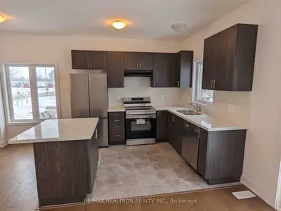 36 Westwood Avenue W, Barrie, ON L9J 0M6