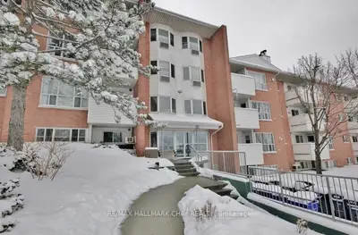 126 BELL FARM Road 308, Barrie, ON L4M 6J3