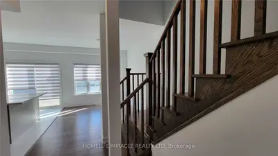 8 South Park Lane, Barrie, ON L4N 6K7