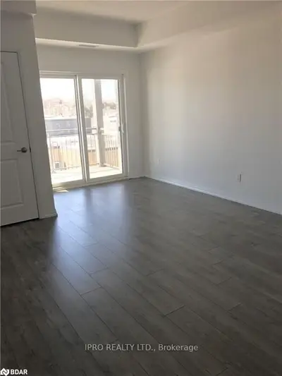 295 CUNDLES Road E 208, Barrie, ON L4M 0K8