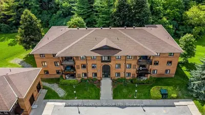 10 COULTER Street 236, Barrie, ON L4N 6S1