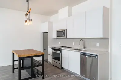 21 MATCHEDASH Street S 422, Orillia, ON L3V 4W4