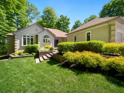 11 HOGAN Court, Barrie, ON L4M 6W7