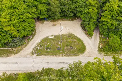 4 Iroquois Ridge, Oro-Medonte, ON L0K 1E0