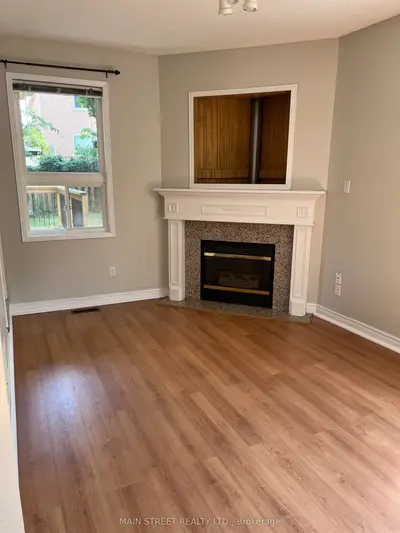 323 Livingstone Street W, Barrie, ON L4N 7C3