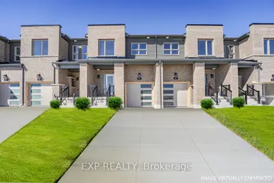 Att/Row/Townhouse in Barrie