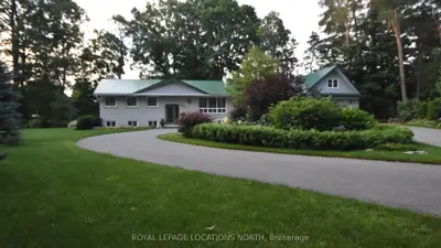 Detached in Clearview