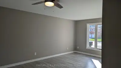 64 Livingstone Street W, Barrie, ON L4N 7J2