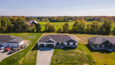 9 Henry Ball Court, Oro-medonte, On L0k 2g1