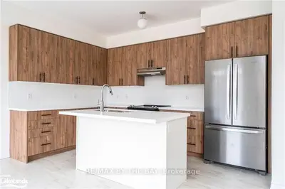 24 SIMONA Avenue, Wasaga Beach, ON L9Z 0L4