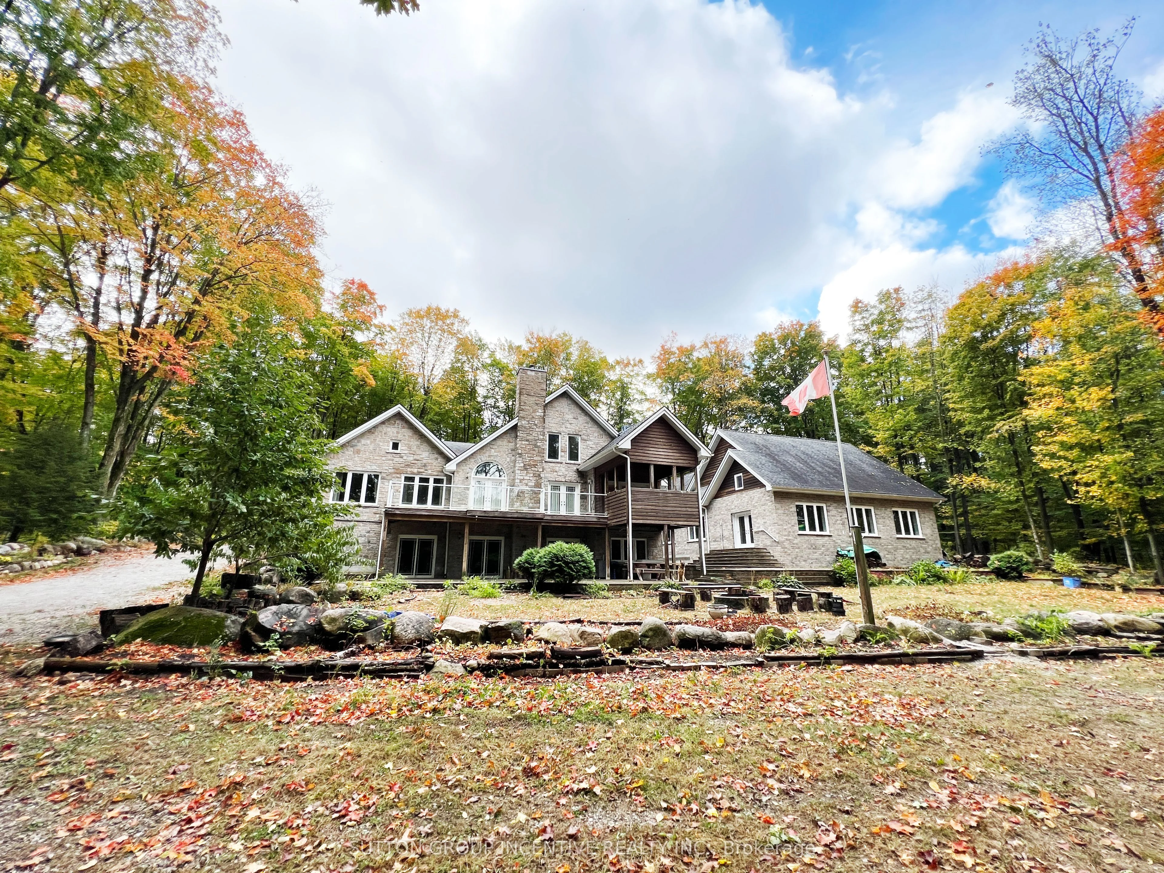 1340 RON JONES Road, Tay, ON L4R 4K3