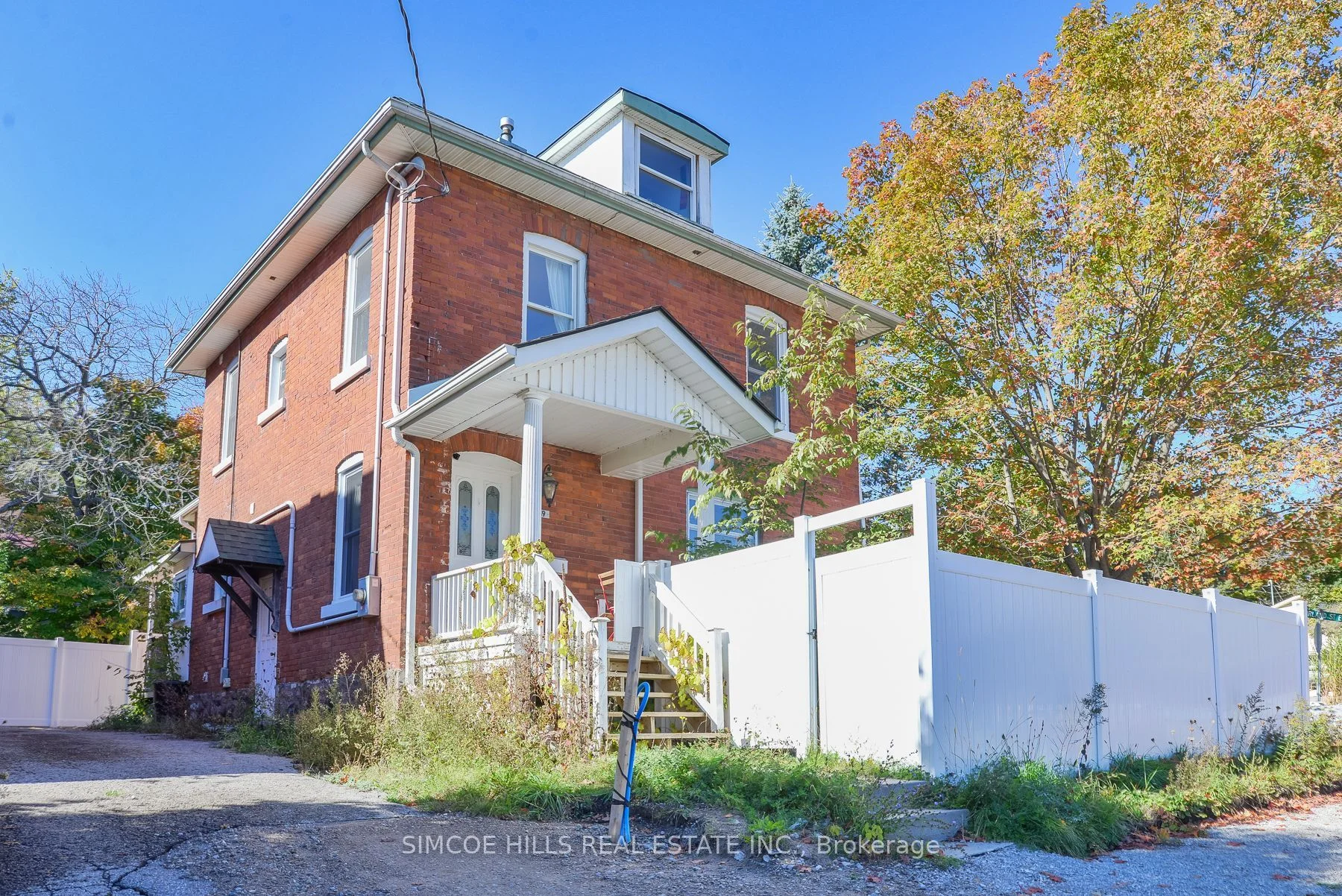 239 Laclie Street, Orillia, ON L3V 4N5
