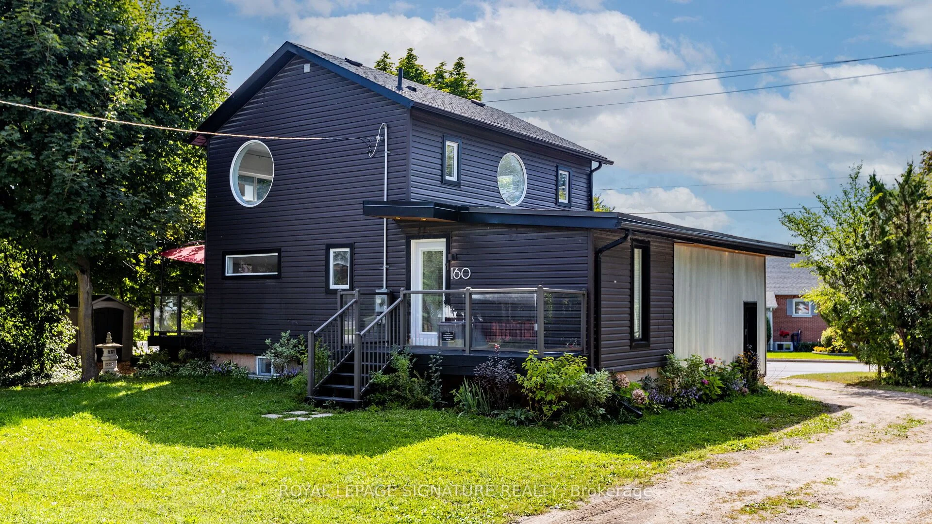 160 Duckworth Street Upper, Barrie, ON L4M 3W4