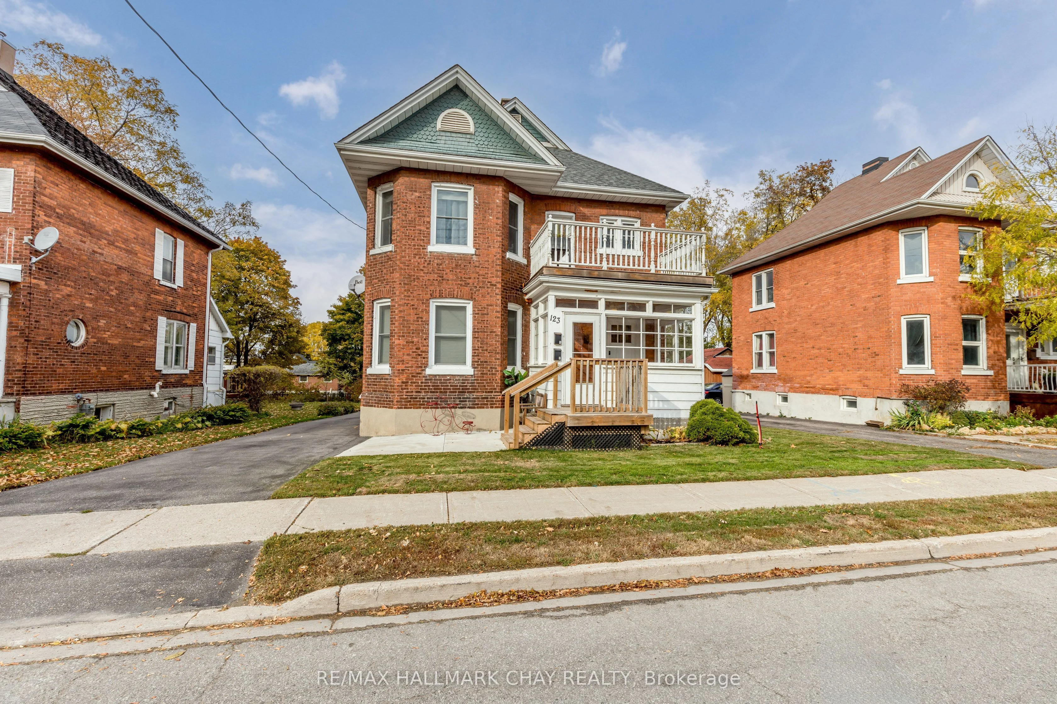 123 Burton Avenue 2, Barrie, ON L4N 2R7