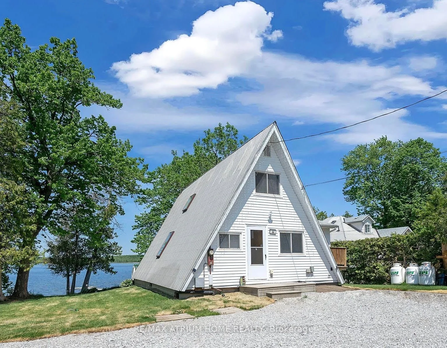 44 Little Lake Drive, Barrie, ON L4M 7C1