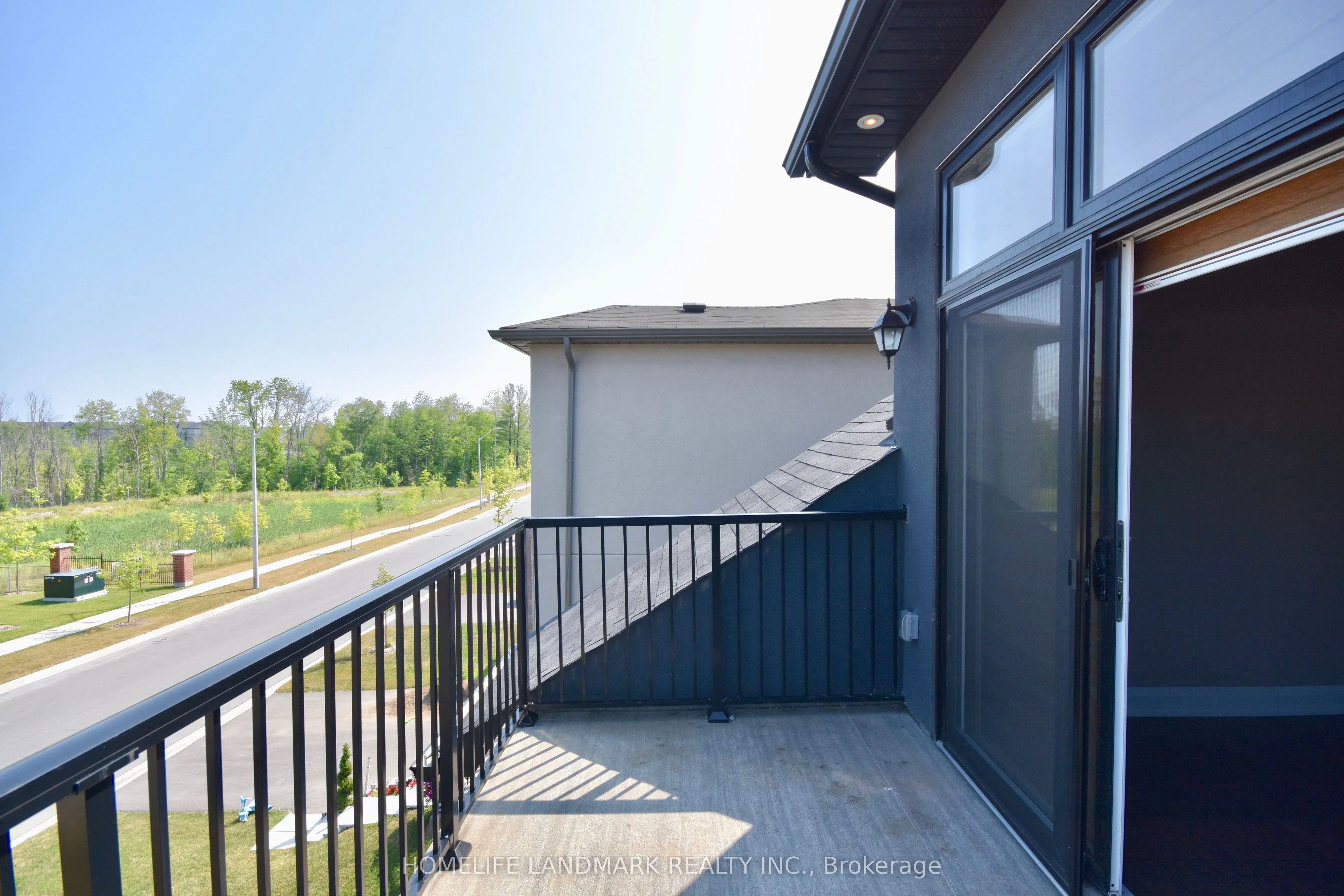 26 Greenwich Street MAIN, Barrie, ON L4N 9L7