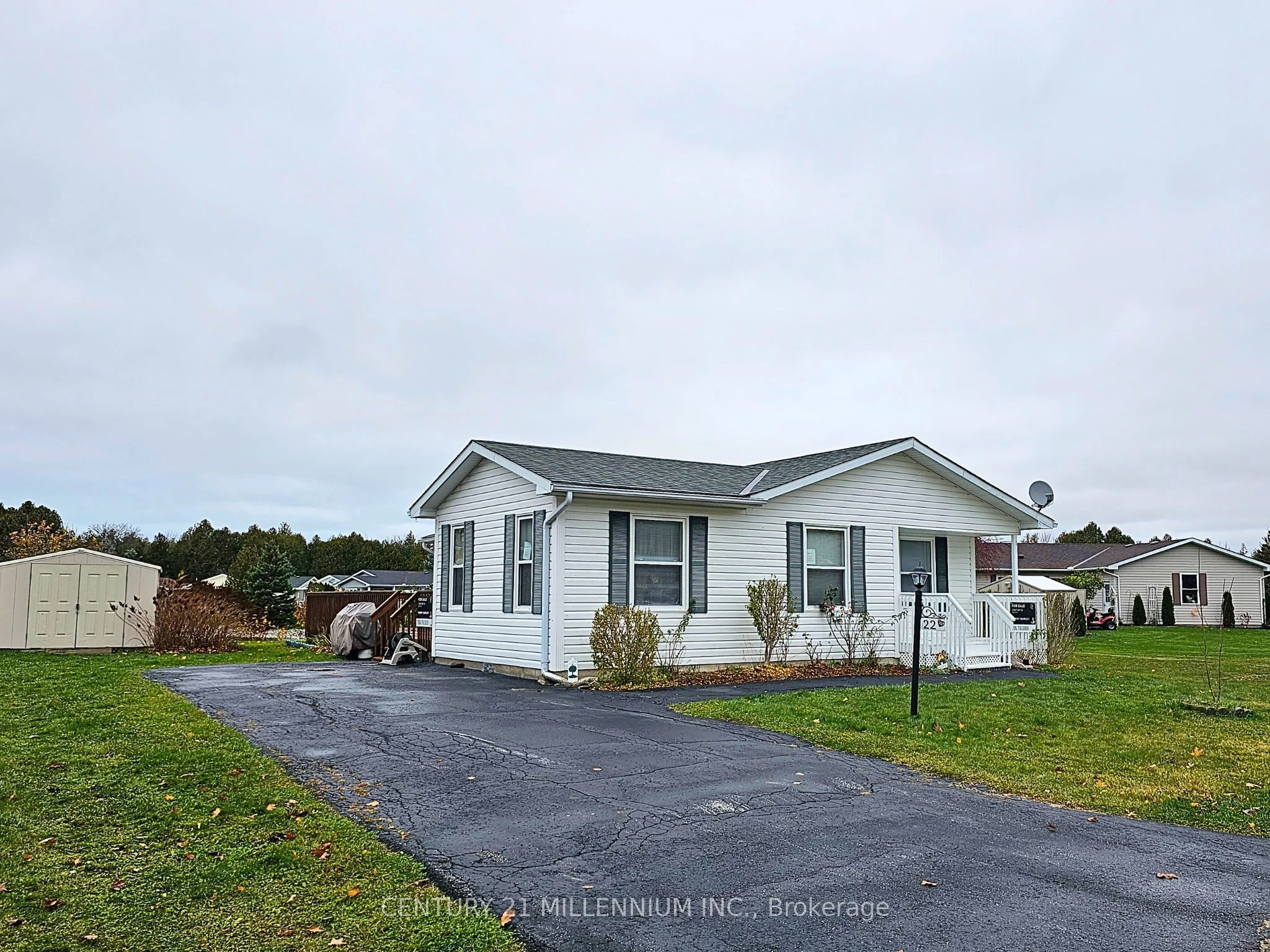 22 ST JAMES Place, Wasaga Beach, ON L9Z 3A8