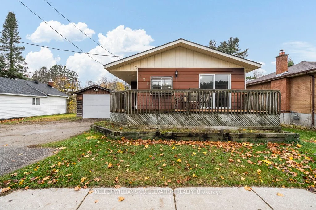 139 POYNTZ Street, Penetanguishene, ON L9M 1P5