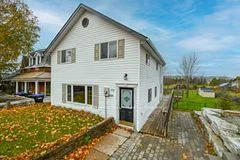 17 Water Street, Penetanguishene, ON L9M 1M8