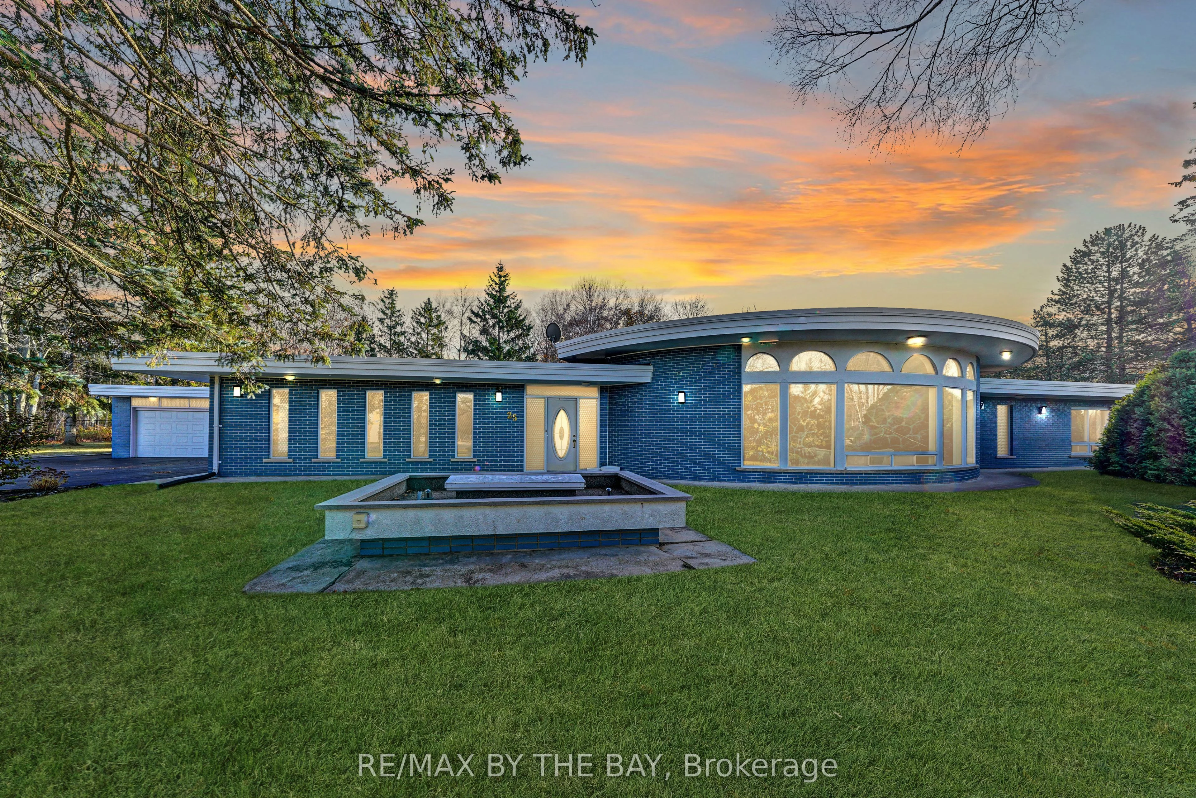 25 Ramblewood Drive W, Wasaga Beach, ON L9Z 2B2