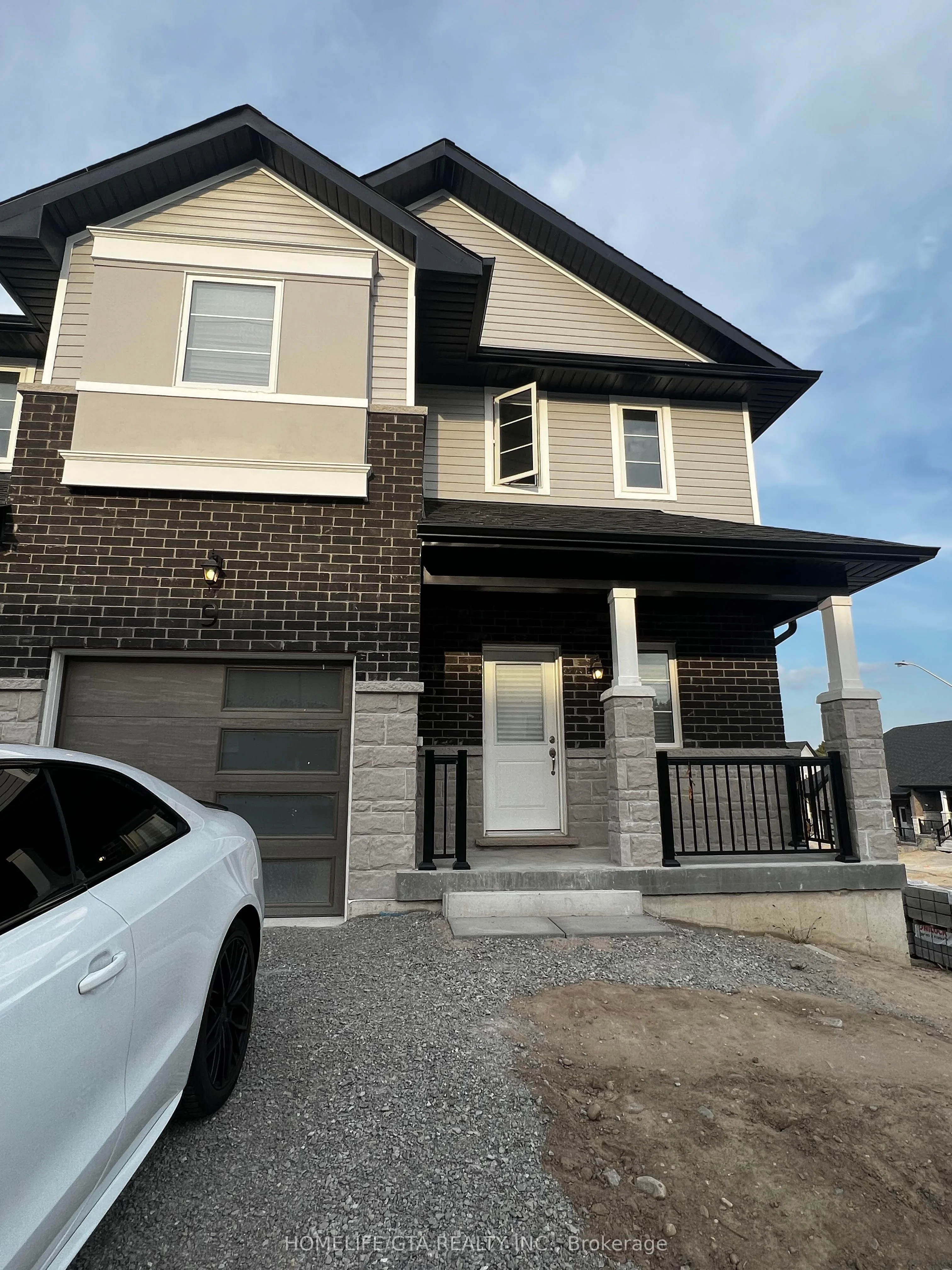 9 Lahey Crescent, Penetanguishene, ON L9M 0W1