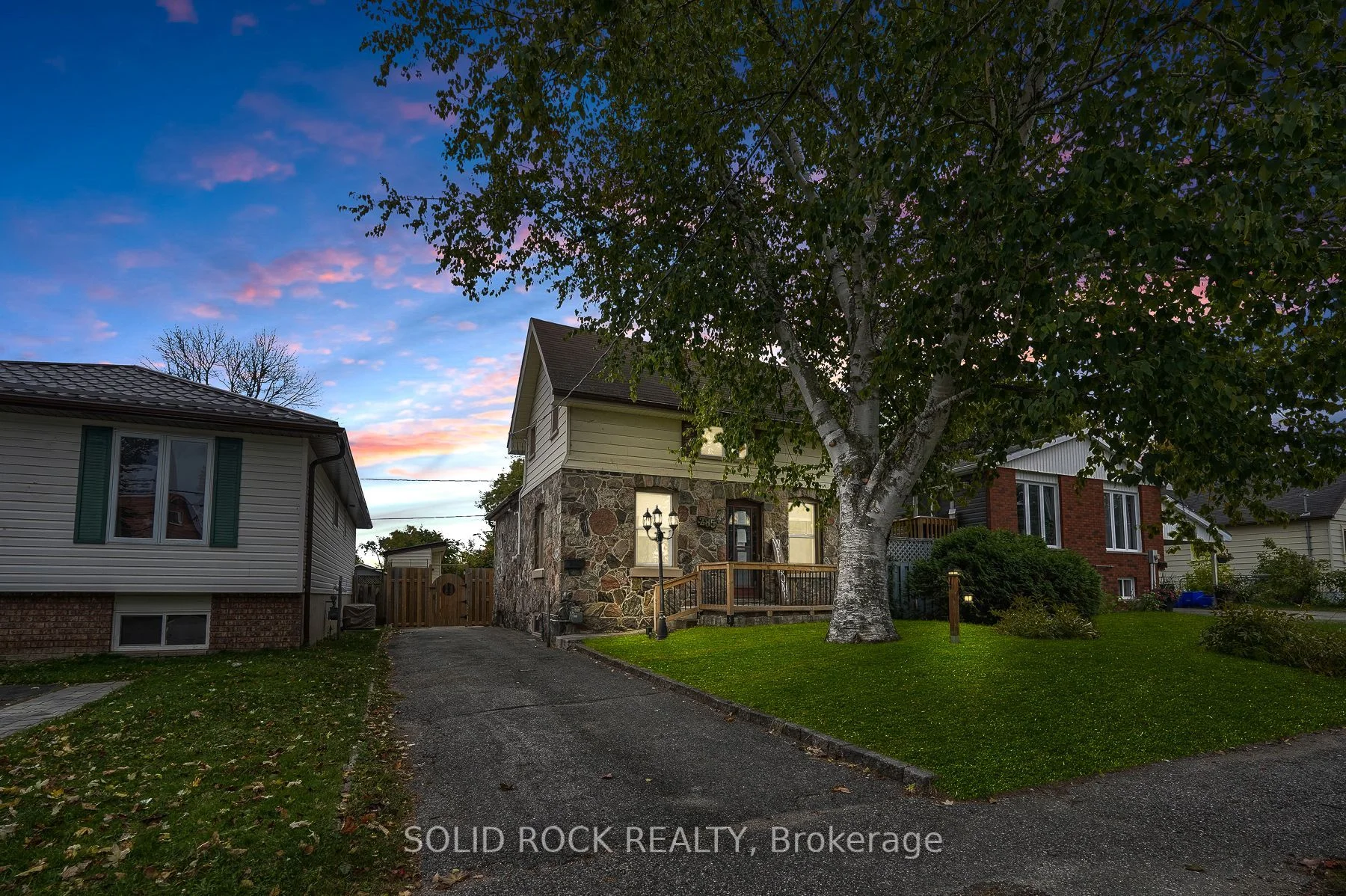 285 James Street E, Orillia, On L3v 1m3