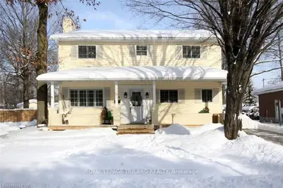 396 Couchiching Point Road, Orillia, ON L3V 6P5