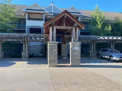 8 BRANDY Lane 102, Collingwood, ON L9Y 0X4
