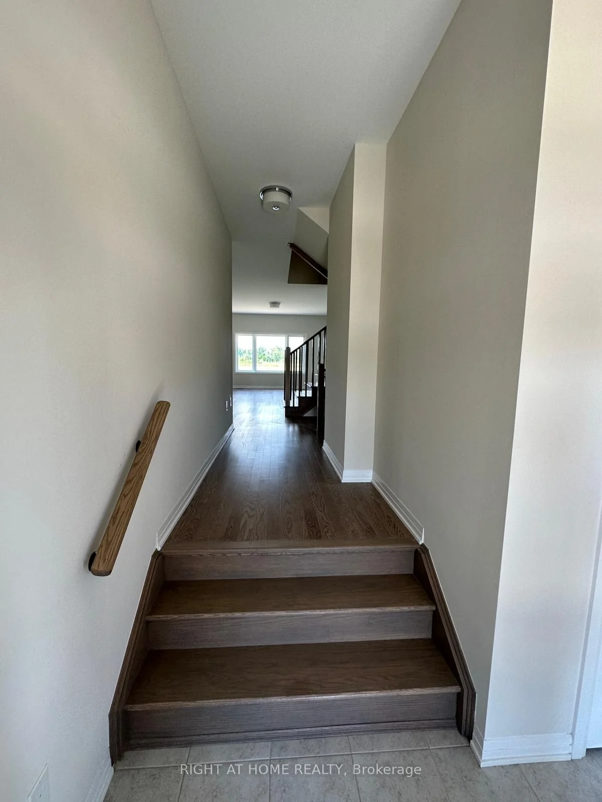 3715 Quayside Drive, Orillia, On L3v 8m9