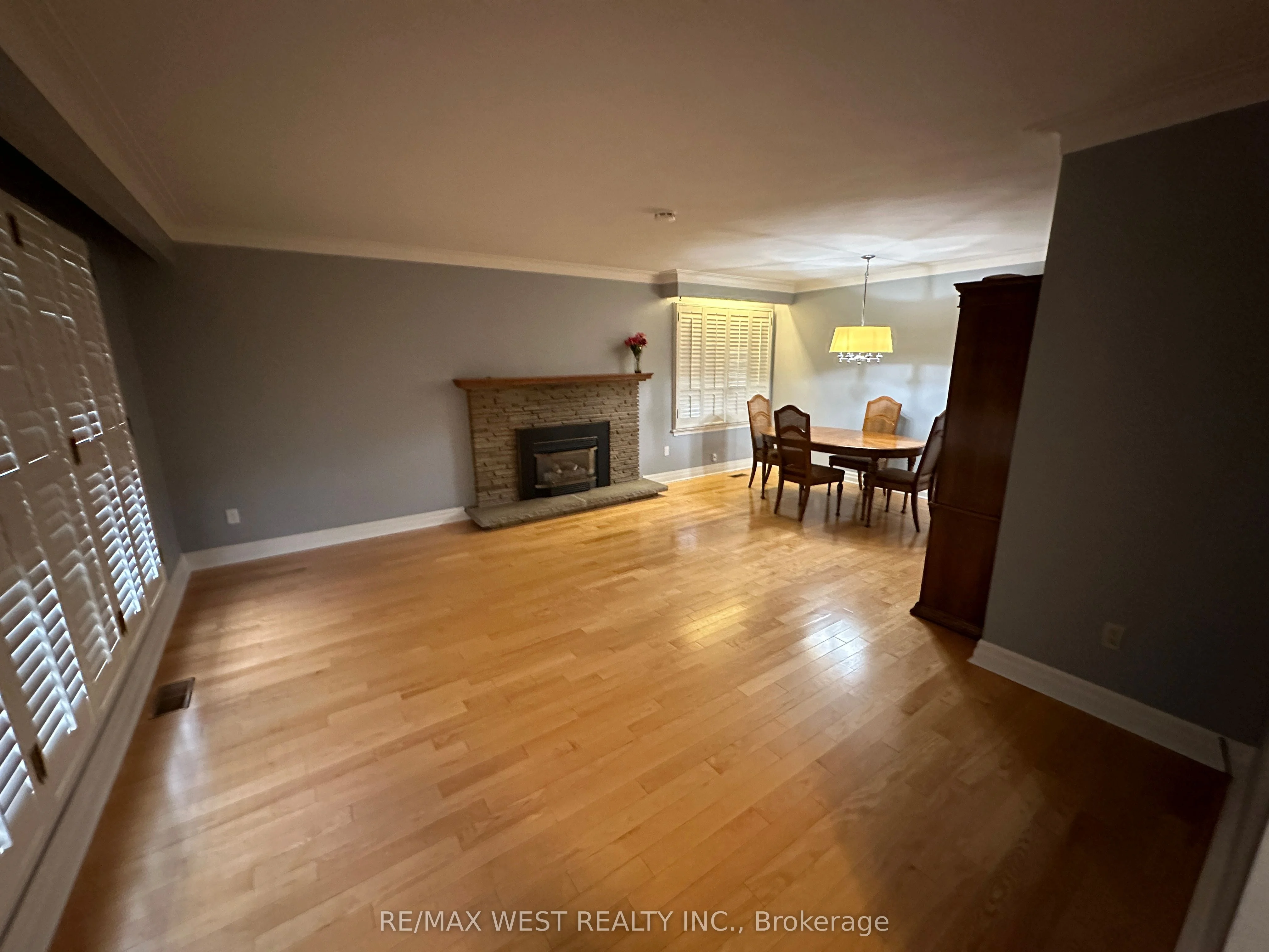 217 St Vincent Street Main, Barrie, ON L4M 3Z7