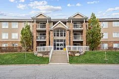 43 Coulter Street 26, Barrie, ON L4N 6L9