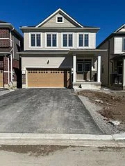 8 Tamworth Terrace, Barrie, ON L9J 0W5