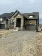 15 Rosanne Circle, Wasaga Beach, ON L4C 9T3