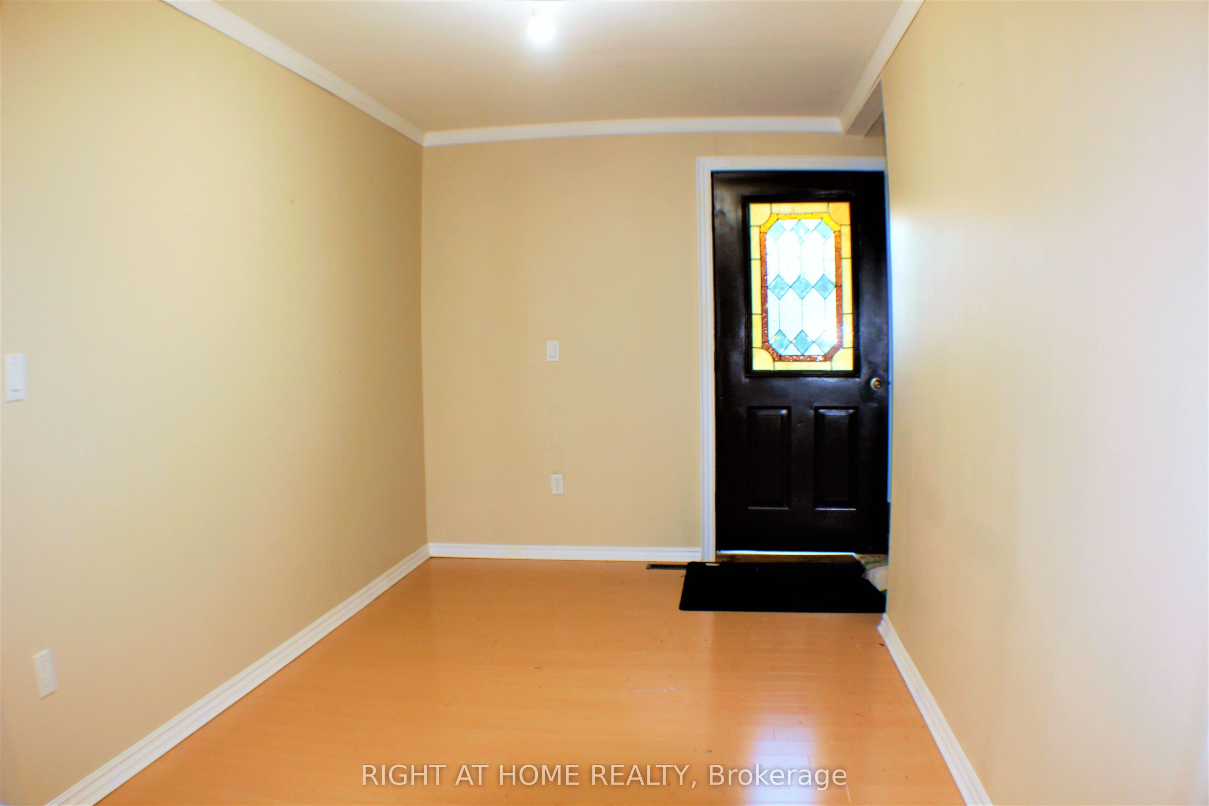 204 Foster Drive, Barrie, On L4n 3x8