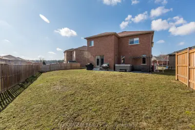 15 Hatton Crescent, Penetanguishene, On L9m 0v7