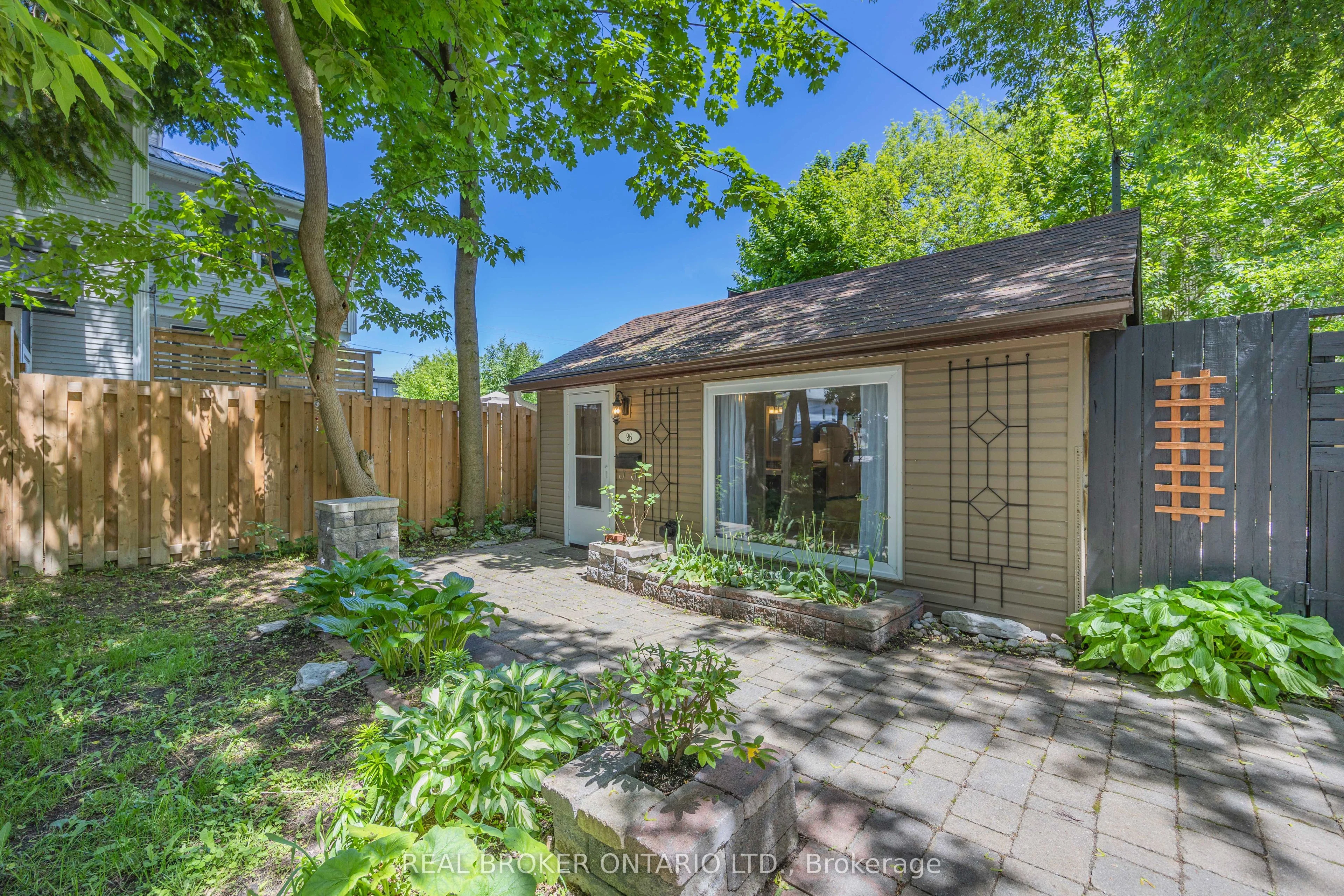 96 Dunlop Street, Orillia, On L3v 5p4