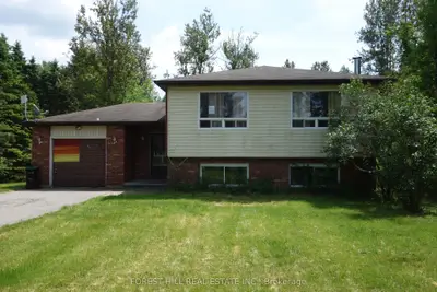 Detached in Clearview