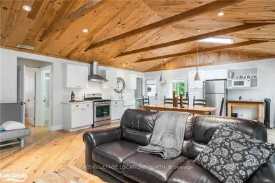 16 Theresa Street, Collingwood, On L9y 0x2