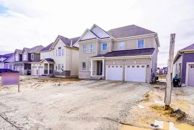 Detached in Clearview