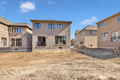 Detached in Springwater